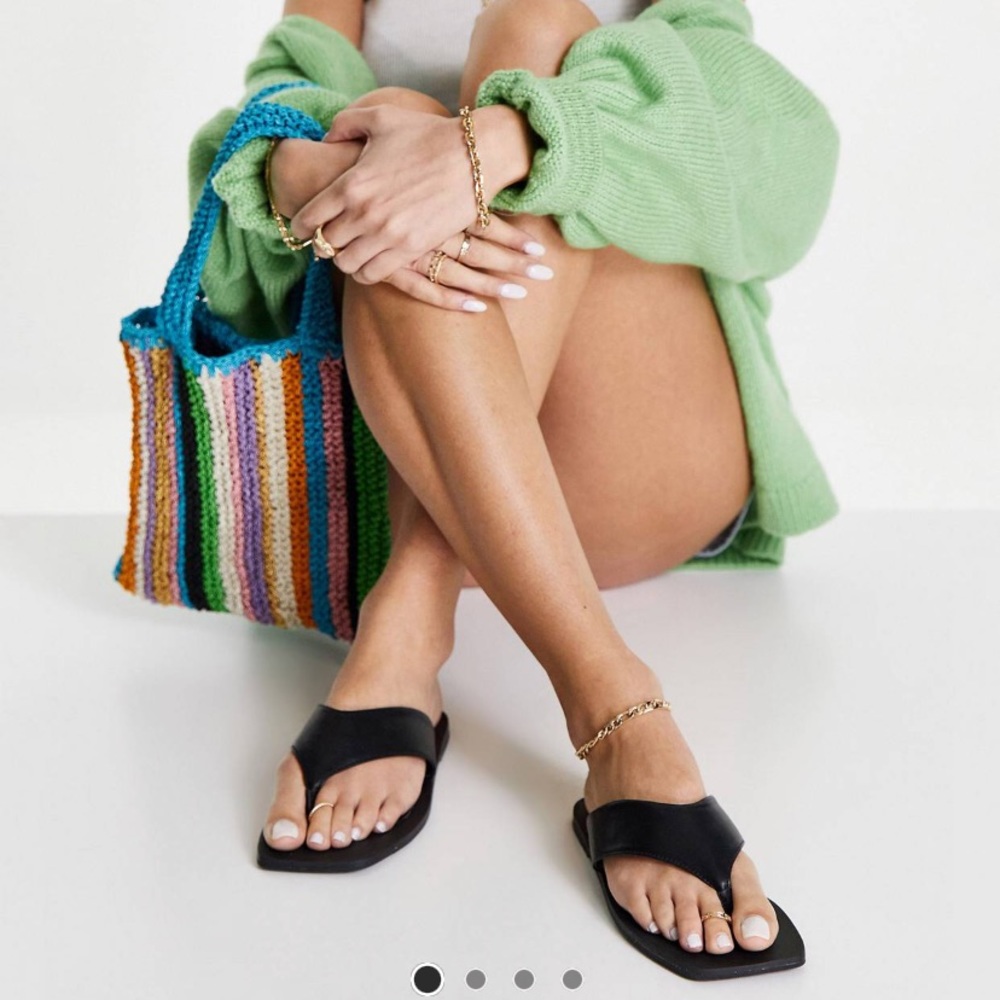 Chic flip flops - Wide fit
